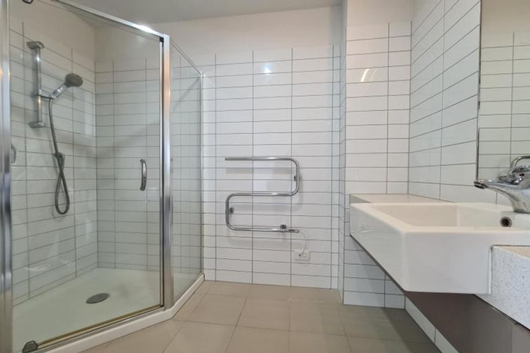 Photo of property in Bella Vista, 1f/84 Gunner Drive, Te Atatu Peninsula, Auckland, 0610