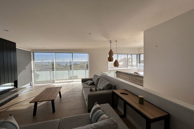 Photo of property in 1/17 De Luen Avenue, Tindalls Beach, Whangaparaoa, 0930