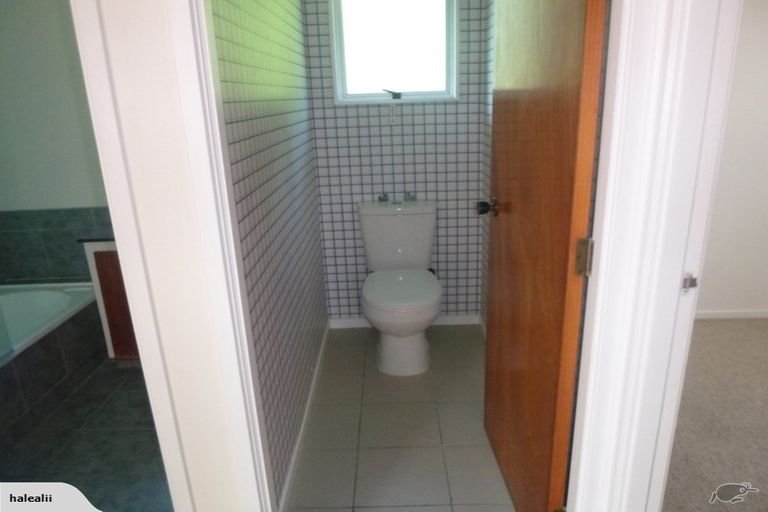 Photo of property in 9 Tesla Place, Totara Vale, Auckland, 0629