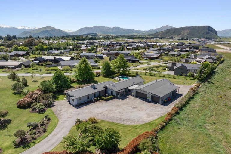 Photo of property in 5 Ironview Lane, Wanaka, 9382