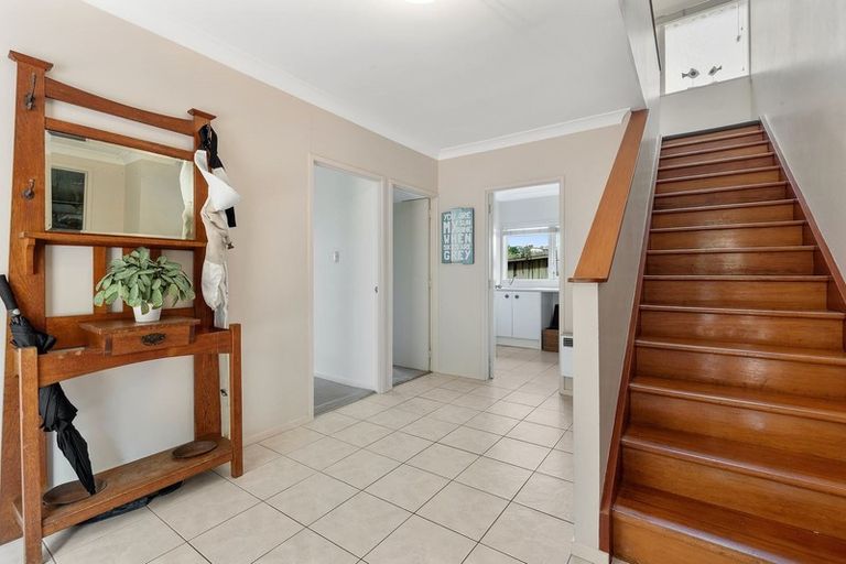 Photo of property in 1/99 Hebron Road, Waiake, Auckland, 0630