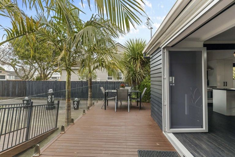 Photo of property in 17 Exeter Street, Brooklands, New Plymouth, 4310