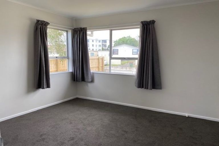 Photo of property in 21 Kemble Close, Mangere, Auckland, 2022