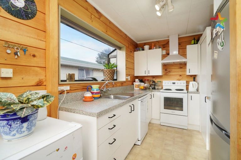 Photo of property in 16 Gretna Street, Heidelberg, Invercargill, 9812