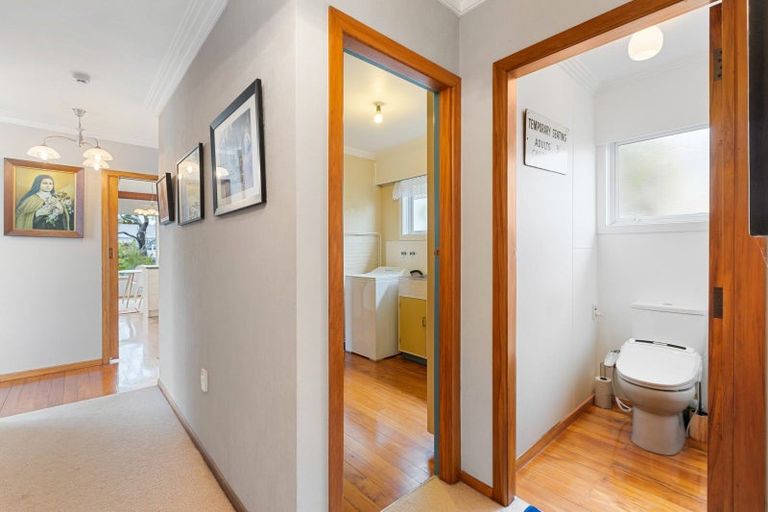 Photo of property in 216 Mangorei Road, Merrilands, New Plymouth, 4312