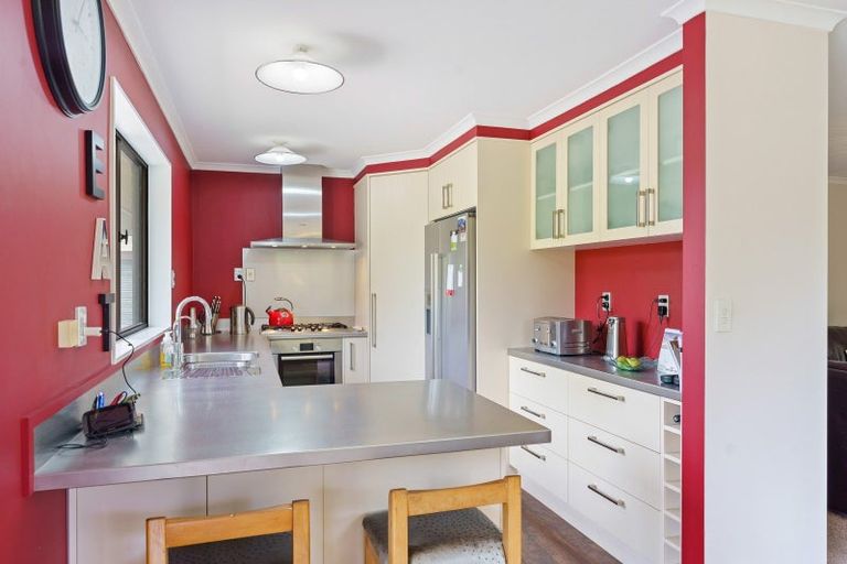 Photo of property in 185 Waitohu Valley Road, Otaki, 5583