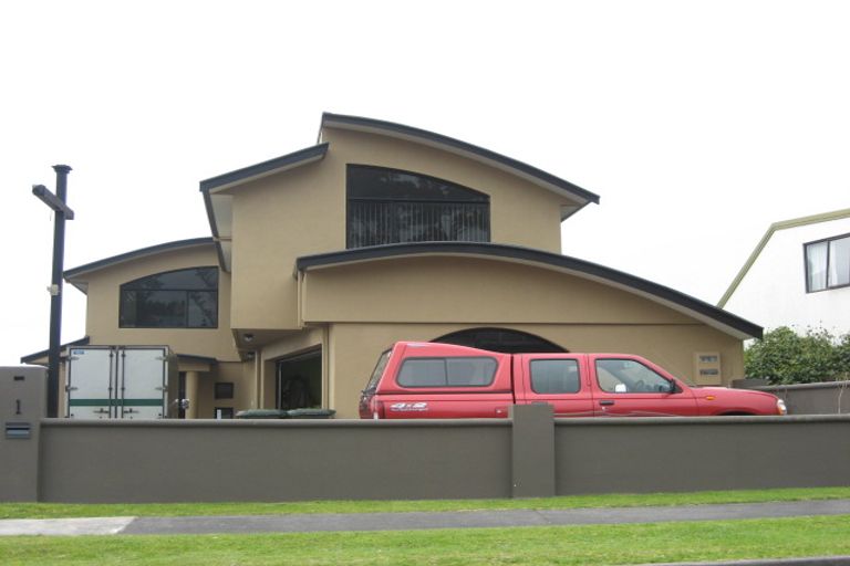 Photo of property in 1 Arden Place, Oakura, 4314