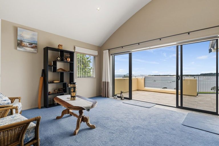 Photo of property in 33 Harbour View Road, Omokoroa, 3114