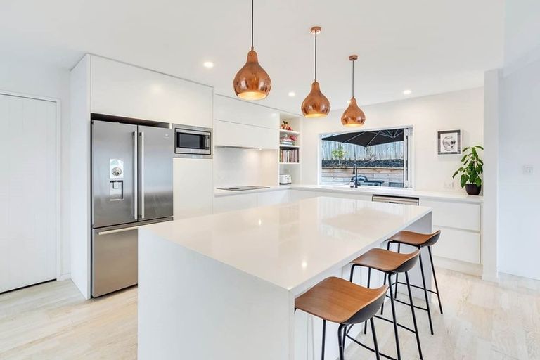 Photo of property in 35 Caversham Drive, Torbay, Auckland, 0630