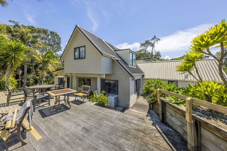 Photo of property in 204 Mellons Bay Road, Mellons Bay, Auckland, 2014