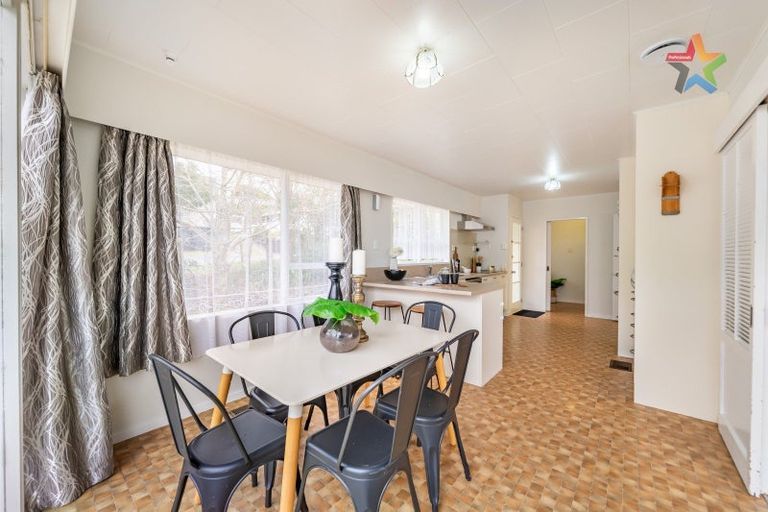 Photo of property in 8 Robson Street, Stokes Valley, Lower Hutt, 5019