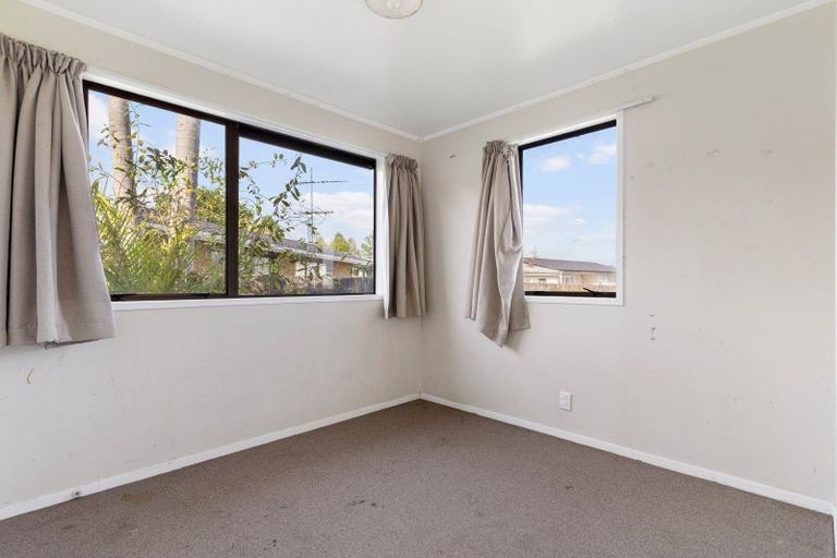 Photo of property in 1 Lansdown Place, Papakura, 2110