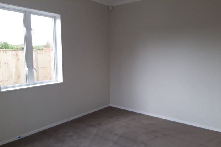 Photo of property in 10 Saddleback Crescent, Papakura, 2110