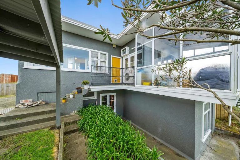 Photo of property in 22 Nelson Street, Foxton Beach, Foxton, 4815