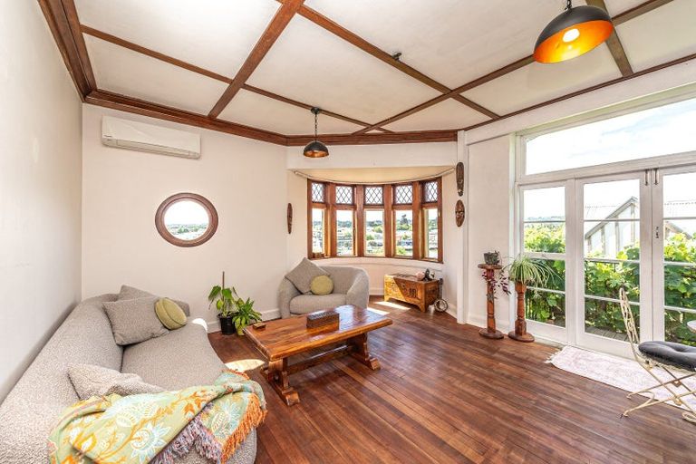 Photo of property in 21 Putiki Drive, Durie Hill, Whanganui, 4500