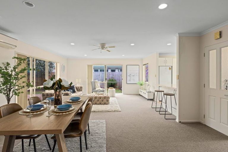 Photo of property in 106 Lakeside Drive, Orewa, 0931