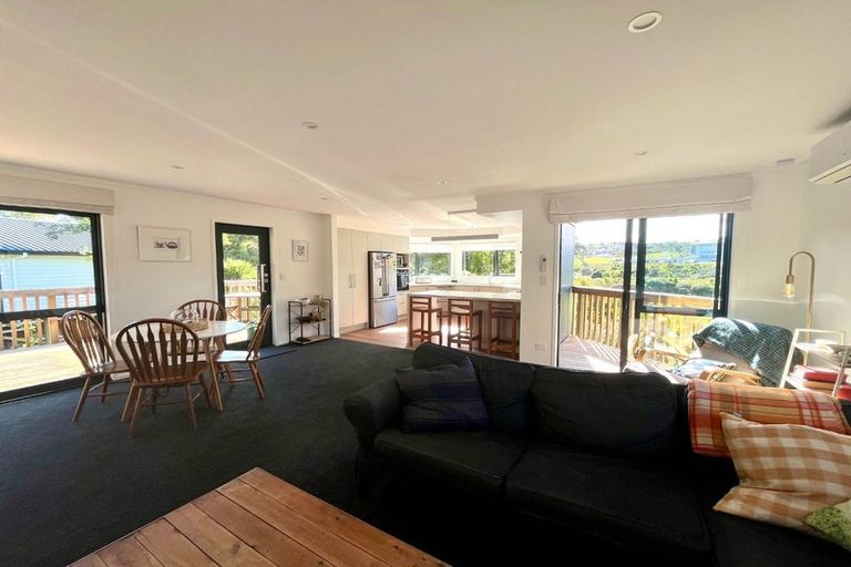 Photo of property in 26 Rimu Road, Stanmore Bay, Whangaparaoa, 0932
