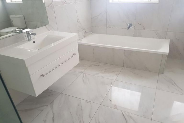 Photo of property in 12 Butler Stoney Crescent, Silverdale, 0932