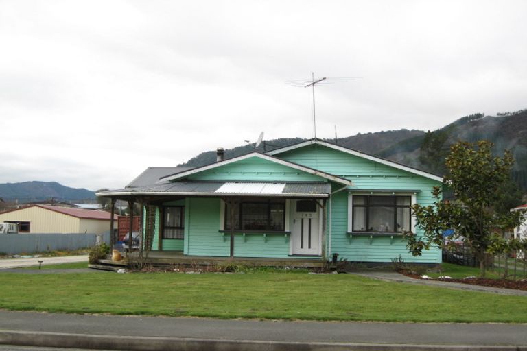 Photo of property in 143 Fairfax Street, Murchison, 7007