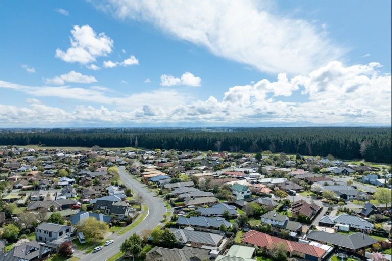 Photo of property in 39 Broadhaven Avenue, Parklands, Christchurch, 8083