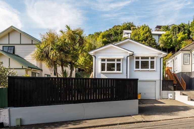 Photo of property in 44 Faraday Street, Hospital Hill, Napier, 4110