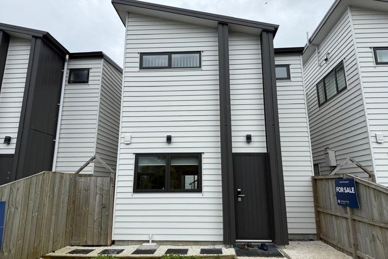 Photo of property in 105 Grove Road, Papakura, 2110