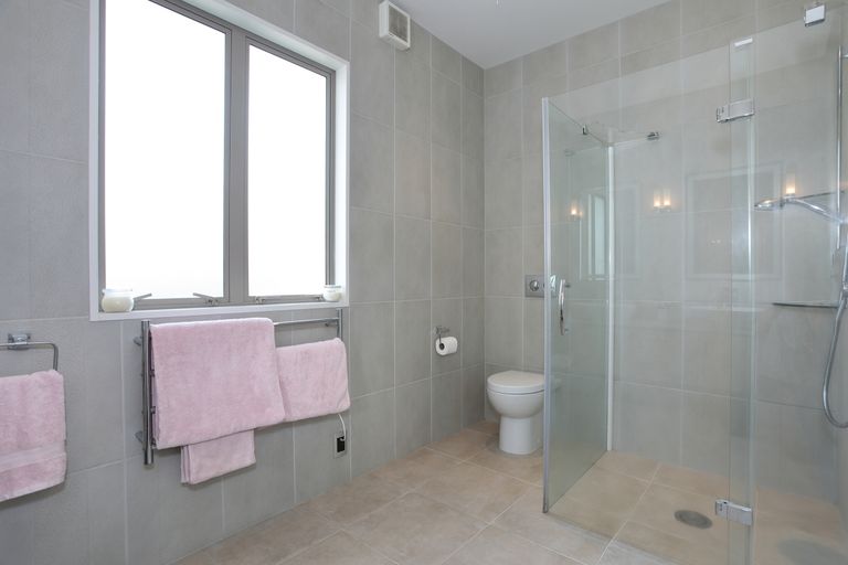 Photo of property in 29 Ngahere Park Road, Turitea, Palmerston North, 4472