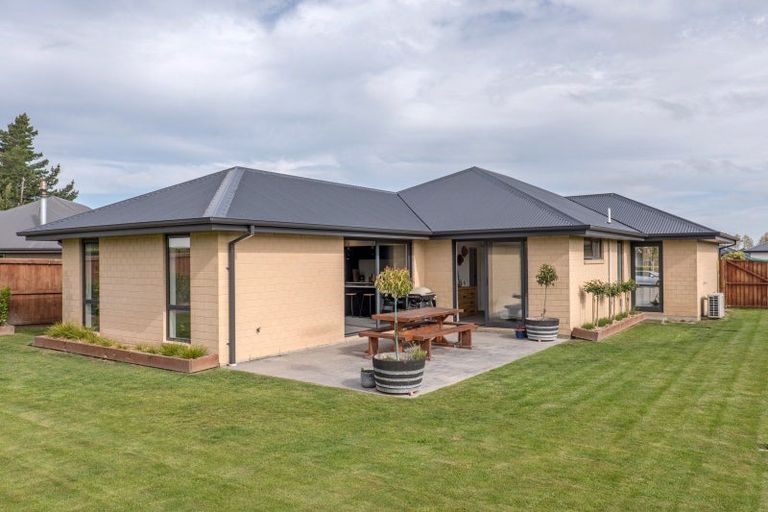 Photo of property in 25 Newbrook Terrace, Darfield, 7510