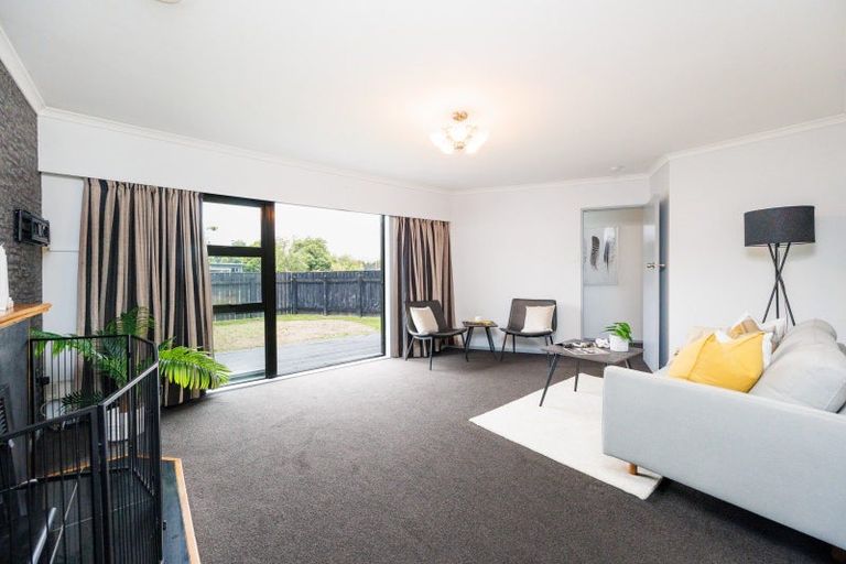 Photo of property in 2 Pukatea Place, Milson, Palmerston North, 4414
