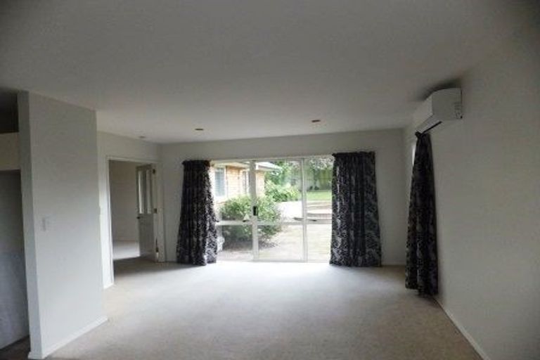 Photo of property in 2/76 Ravensdale Rise, Westmorland, Christchurch, 8025