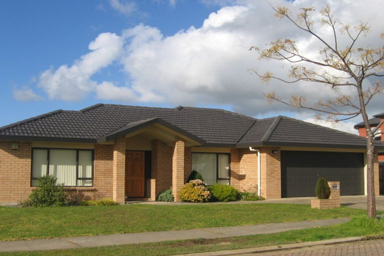 Photo of property in 15 Belcoo Crescent, East Tamaki, Auckland, 2013