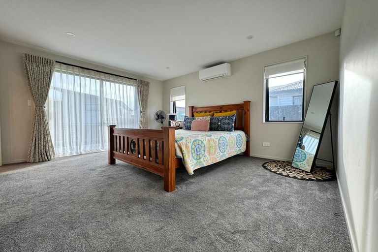 Photo of property in 8 Pakaraka Drive, Papakura, 2110