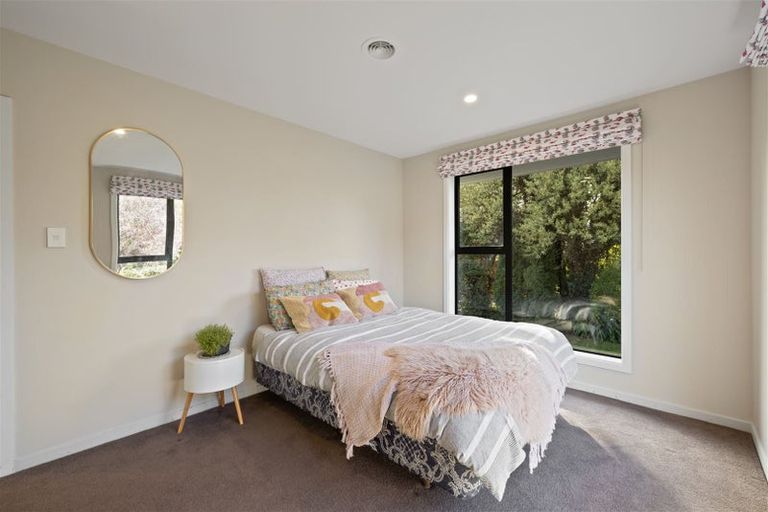 Photo of property in 422 Cashmere Road, Westmorland, Christchurch, 8025