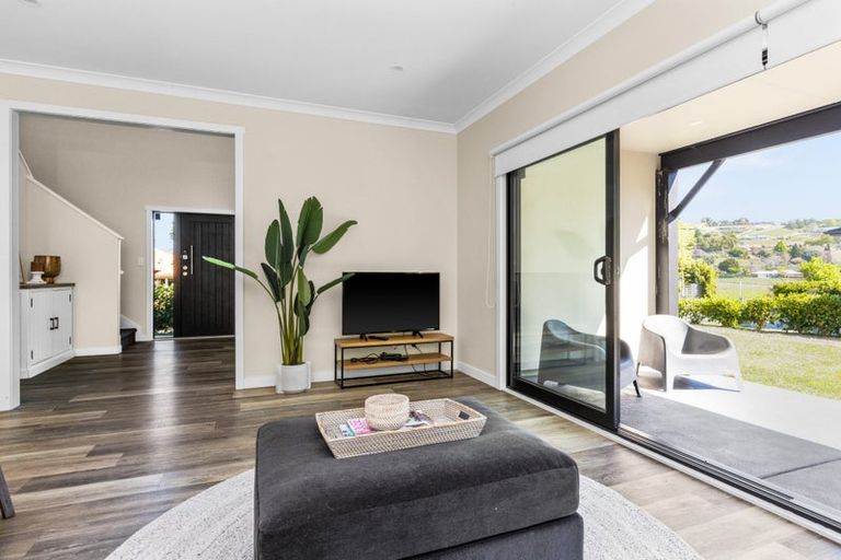Photo of property in 51 Kent Terrace, Taradale, Napier, 4112
