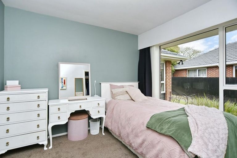 Photo of property in 57 Liverton Crescent, Bishopdale, Christchurch, 8053
