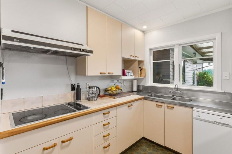 Photo of property in 27 Clunie Avenue, Raumati South, Paraparaumu, 5032