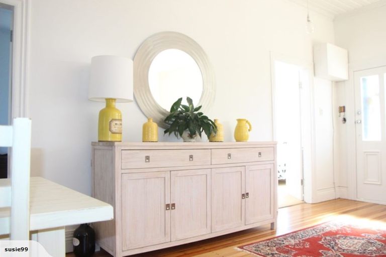 Photo of property in 12 Pendarves Street, New Plymouth, 4310