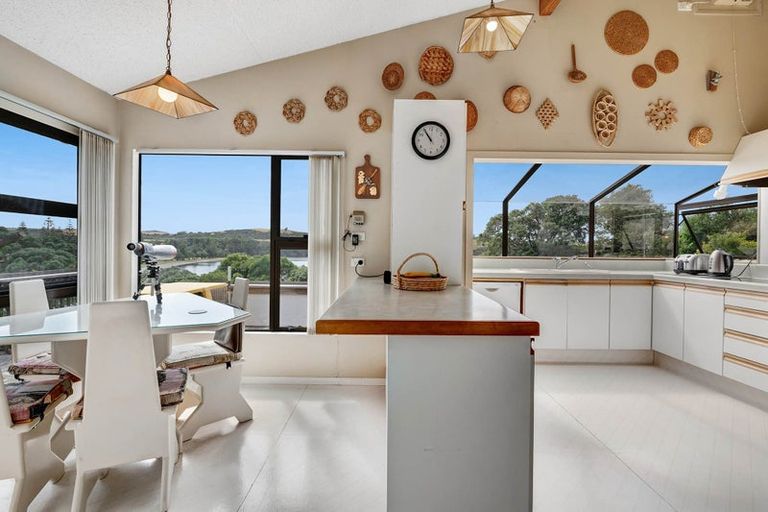 Photo of property in 91 Shakespear Road, Army Bay, Whangaparaoa, 0930