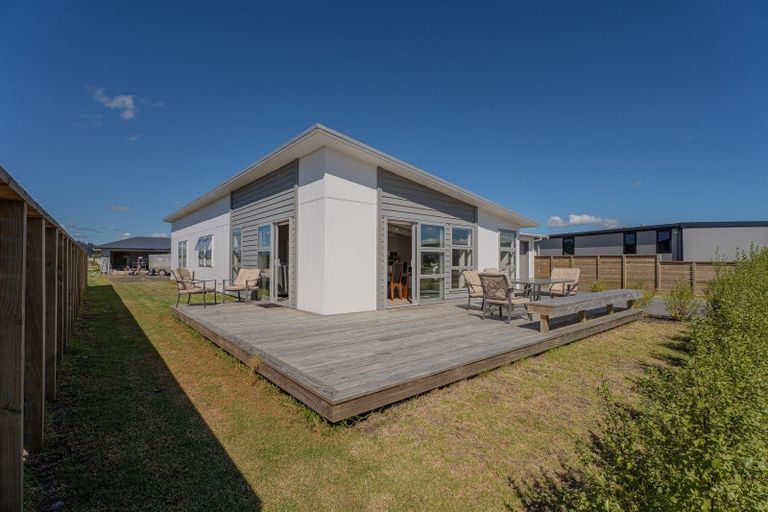 Photo of property in 8 Ngaroma Crescent, Whitianga, 3510