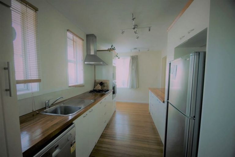 Photo of property in 16 Highbury Place, Avonside, Christchurch, 8061