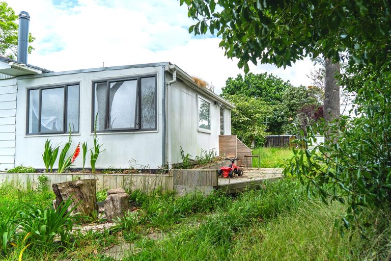 Photo of property in 3 Sandrine Avenue, Clover Park, Auckland, 2019