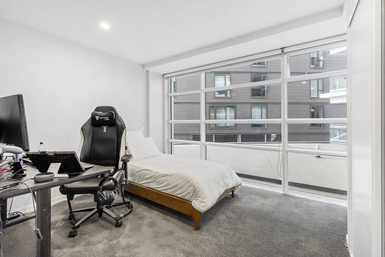 Photo of property in Pinnacle Apartments, E404/160 Victoria Street, Te Aro, Wellington, 6011