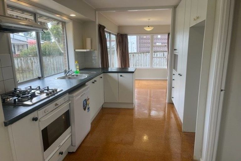 Photo of property in 4 Cromdale Avenue, Highland Park, Auckland, 2010