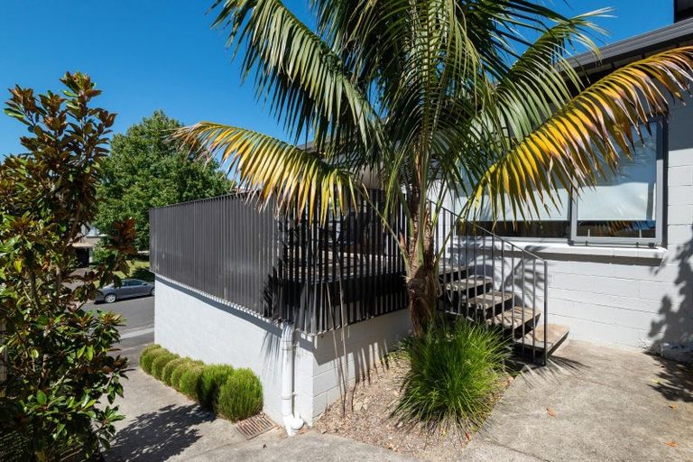 Photo of property in 1/22 Don Croot Street, Morningside, Auckland, 1021