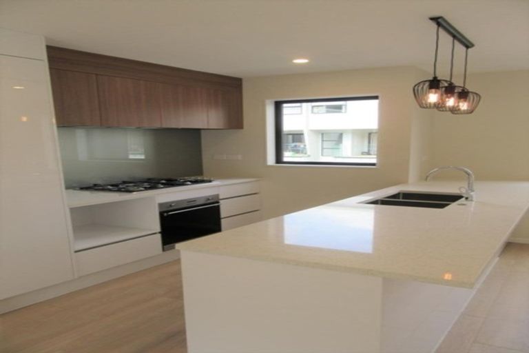 Photo of property in 14/5 Perekia Street, Albany, Auckland, 0632