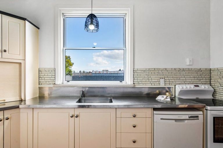 Photo of property in 3 Saint Andrews Road, Havelock North, 4130