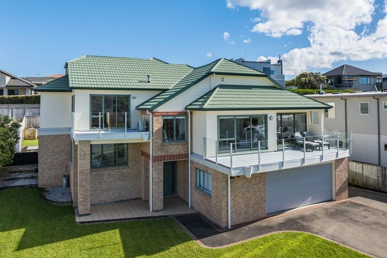 Photo of property in 12 Bowsprit Way, Whitby, Porirua, 5024