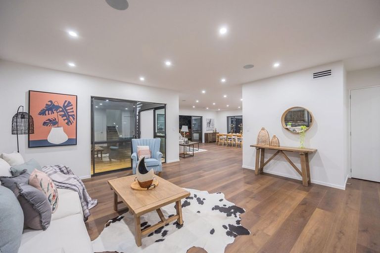 Photo of property in 5 Paitry Place, Swanson, Auckland, 0614