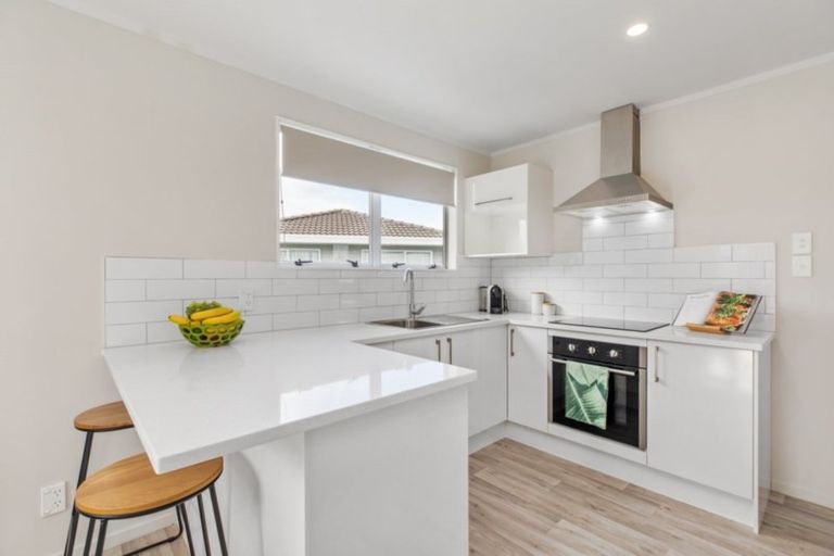 Photo of property in 2/25 Silver Creek Road, Weymouth, Auckland, 2103