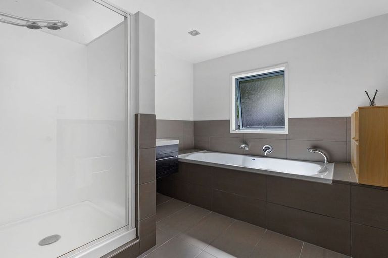 Photo of property in 5 Williams Street, Sunshine Bay, Queenstown, 9300